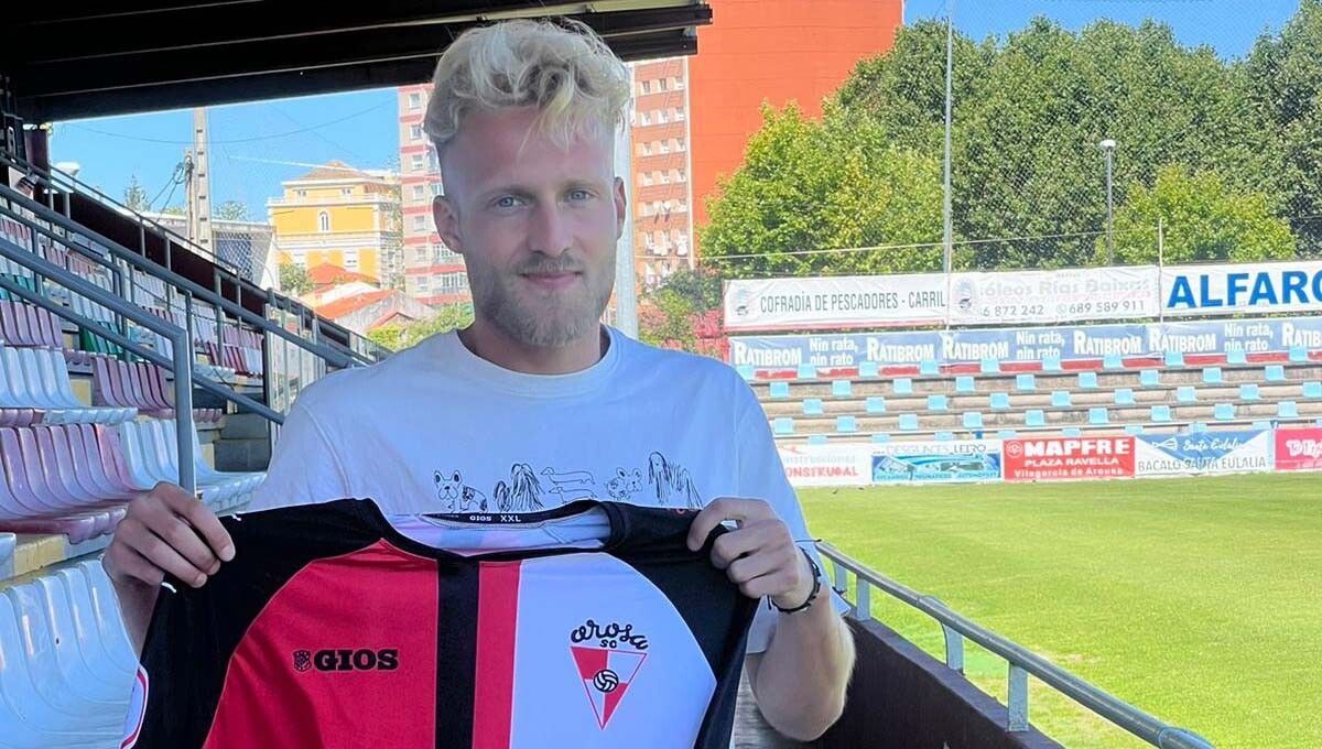 José Rivera, na súa presentación como xogador do Arosa