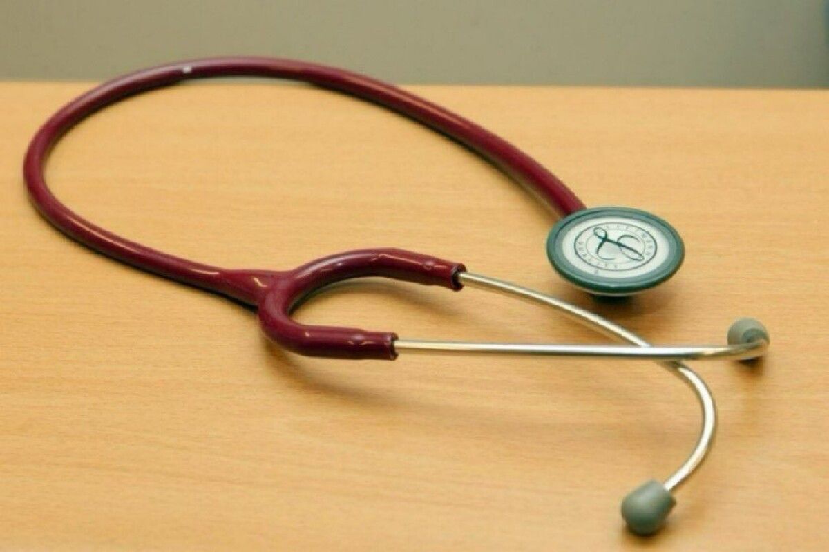 Concellos como Barro ou Meis denuncian a falta de médicos nos seus centros de saúde