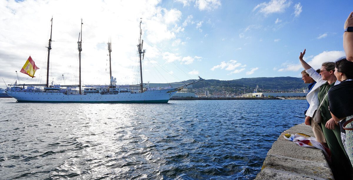 Acto de recibimiento del Buque- Escuela Juan Sebastián de Elcano en Marín