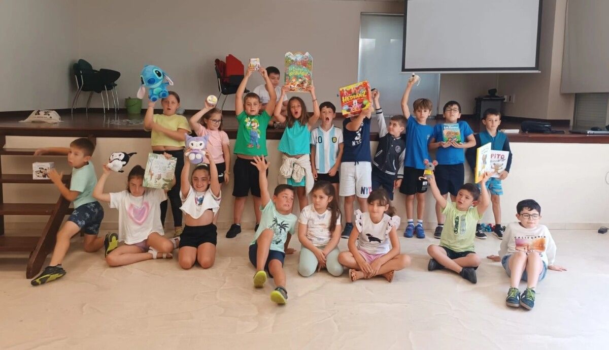 Chavales en el campamento de verano de Ribadumia