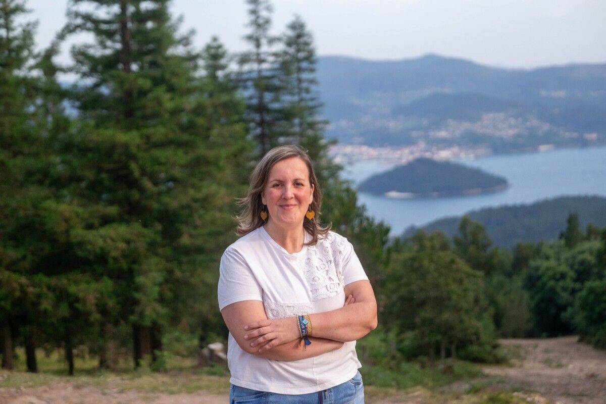 Rocío Cochón no bosque de sequoias