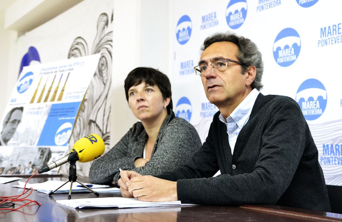 Laia Ortiz (Barcelona en Común) e Luis Rei, en rolda de prensa