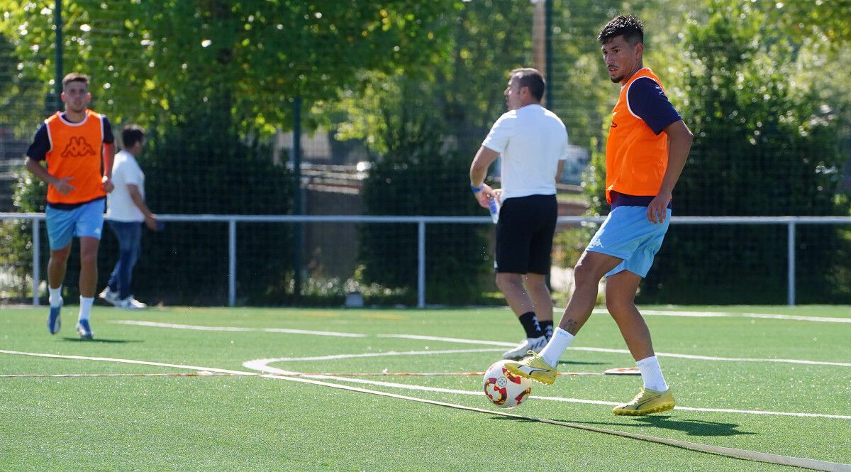 Benjamín Garay, entrenando con el Pontevedra en A Xunqueira