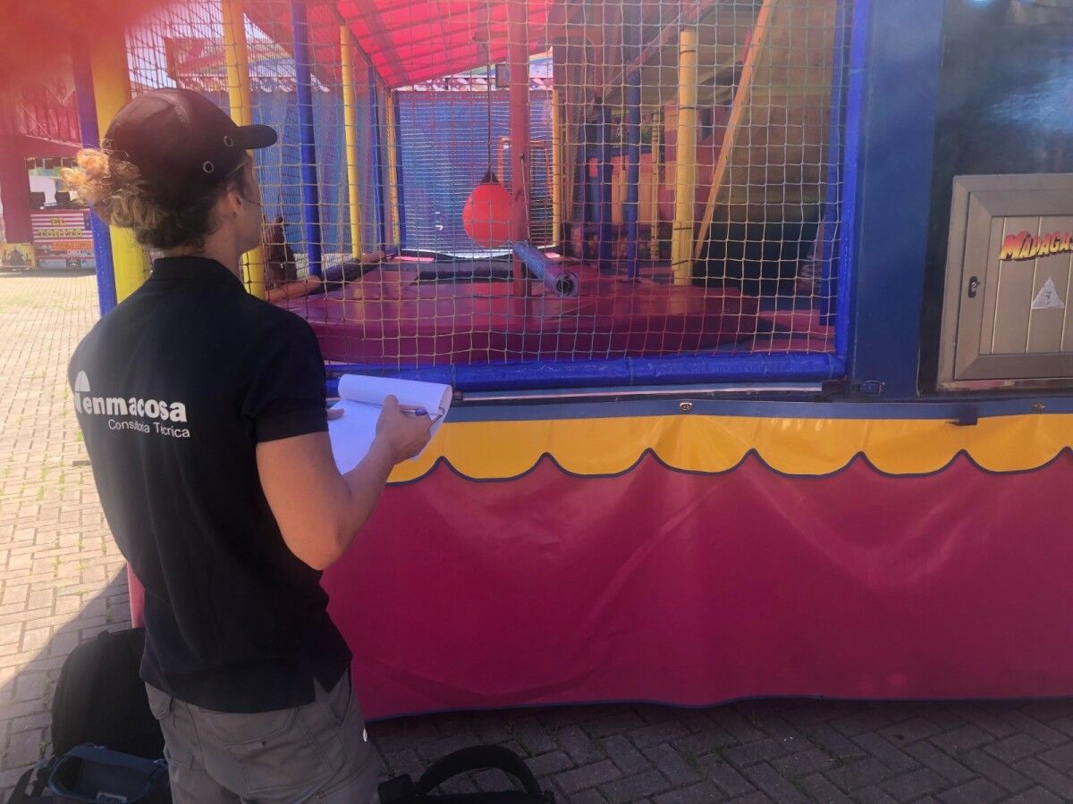 Inspección das atraccións das festas de Santiaguiño do Burgo