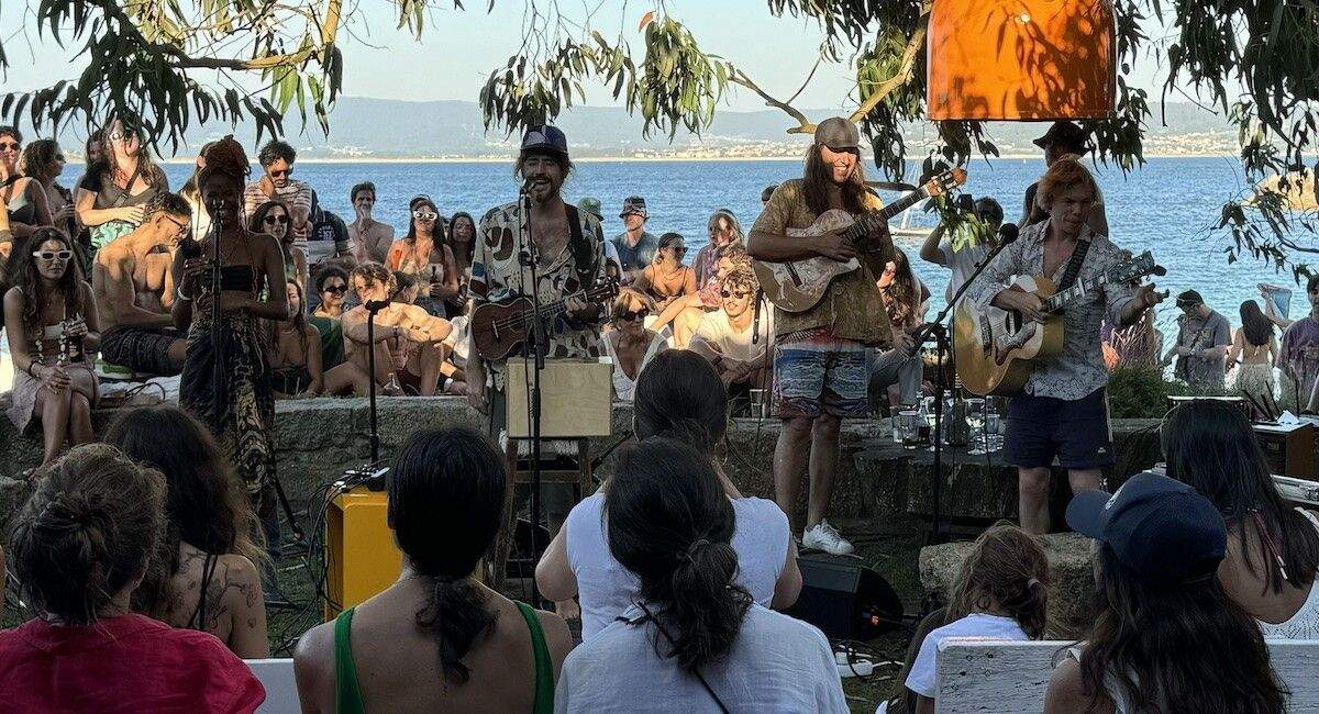 Concerto de Crystal Fighters en El Náutico