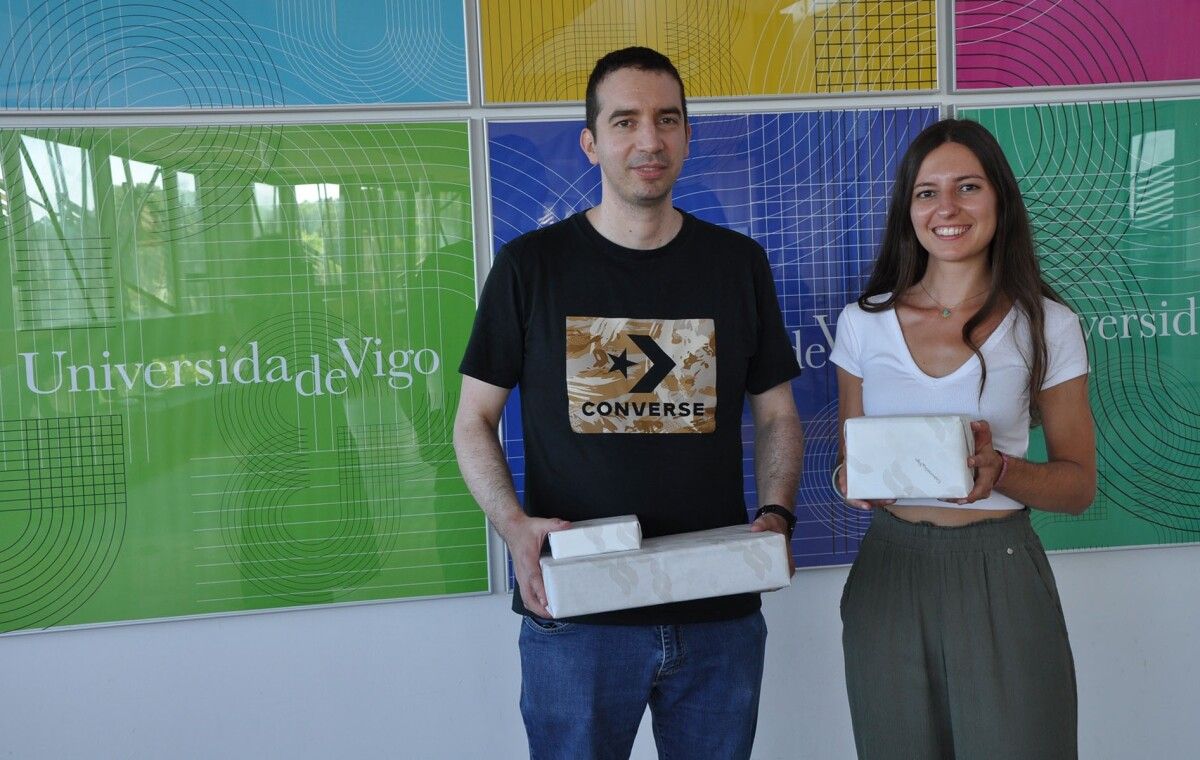 Alberto Gutiérrez e Wendy Fernández cos seus premios 
