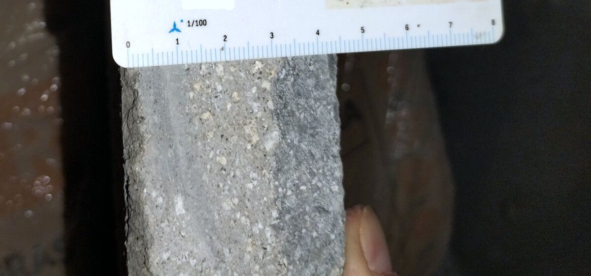 Baldosa instalada en Concepción Arenal, en Marín