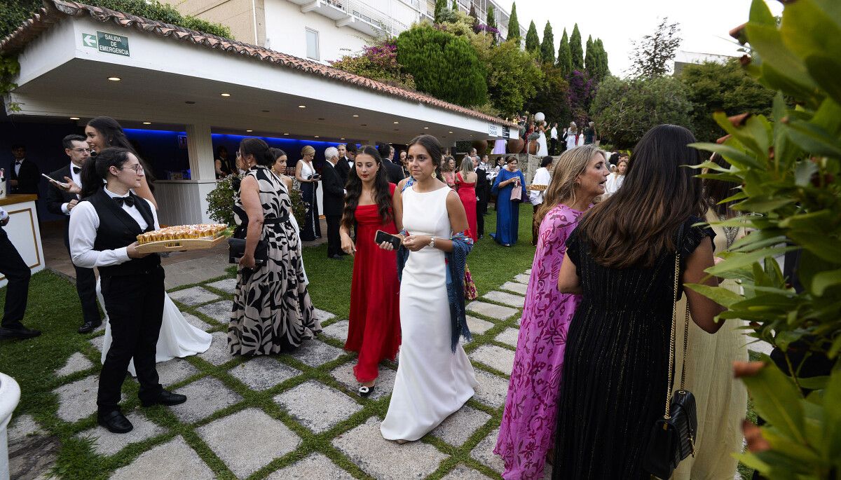 Cea Baile de Gala do Liceo Casino. Recepción de autoridades e personalidades. Chegada dos participantes na cea