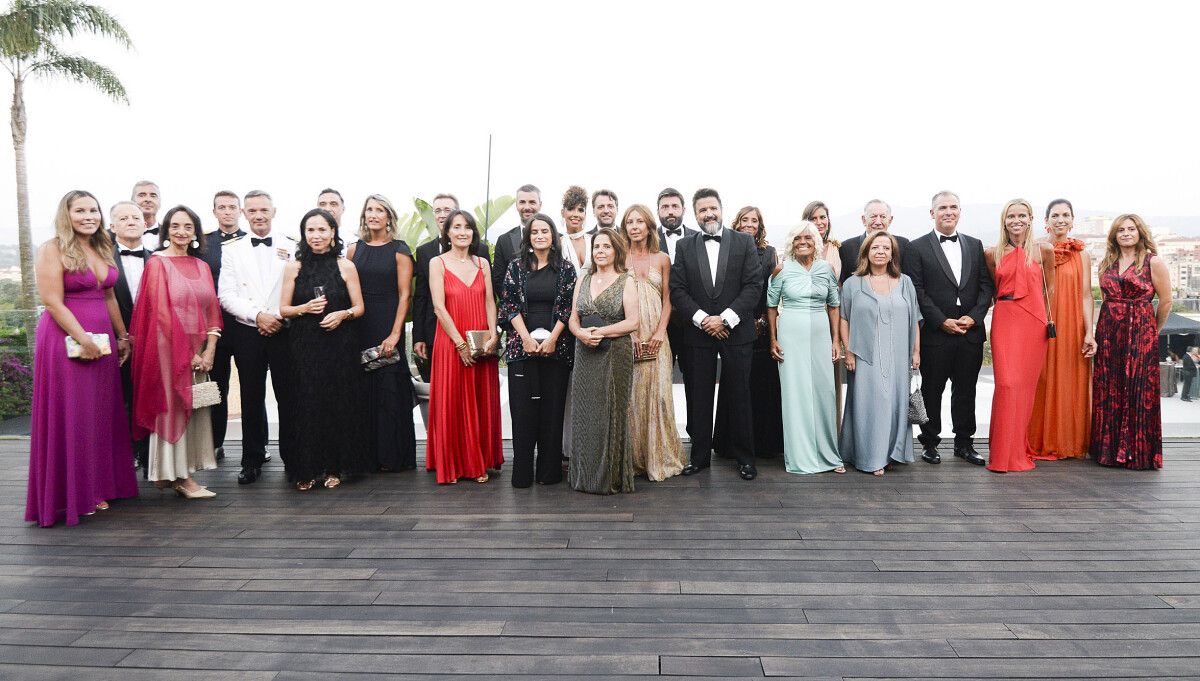 Cea Baile de Gala do Liceo Casino. Recepción de autoridades e personalidades. Chegada dos participantes na cea