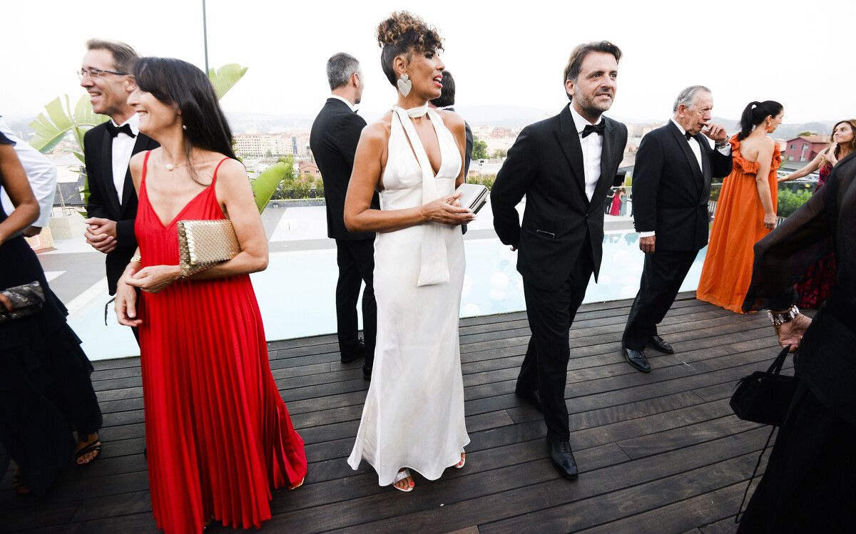 Cea Baile de Gala do Liceo Casino. Recepción de autoridades e personalidades. Chegada dos participantes na cea