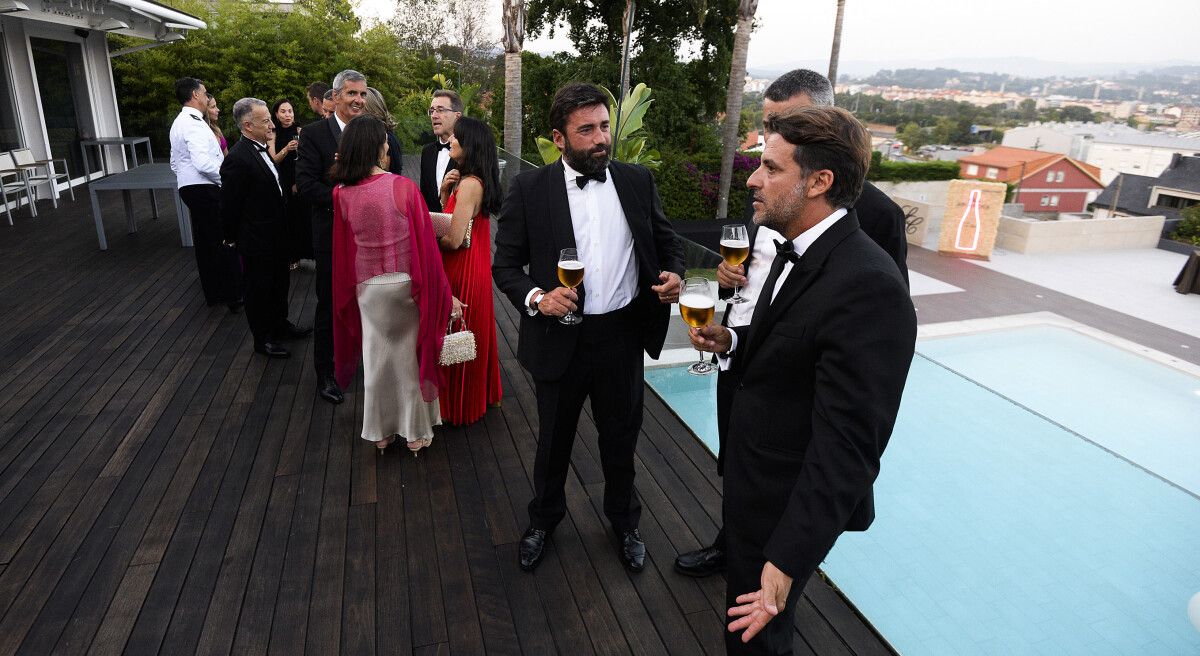 Cea Baile de Gala do Liceo Casino. Recepción de autoridades e personalidades. Chegada dos participantes na cea
