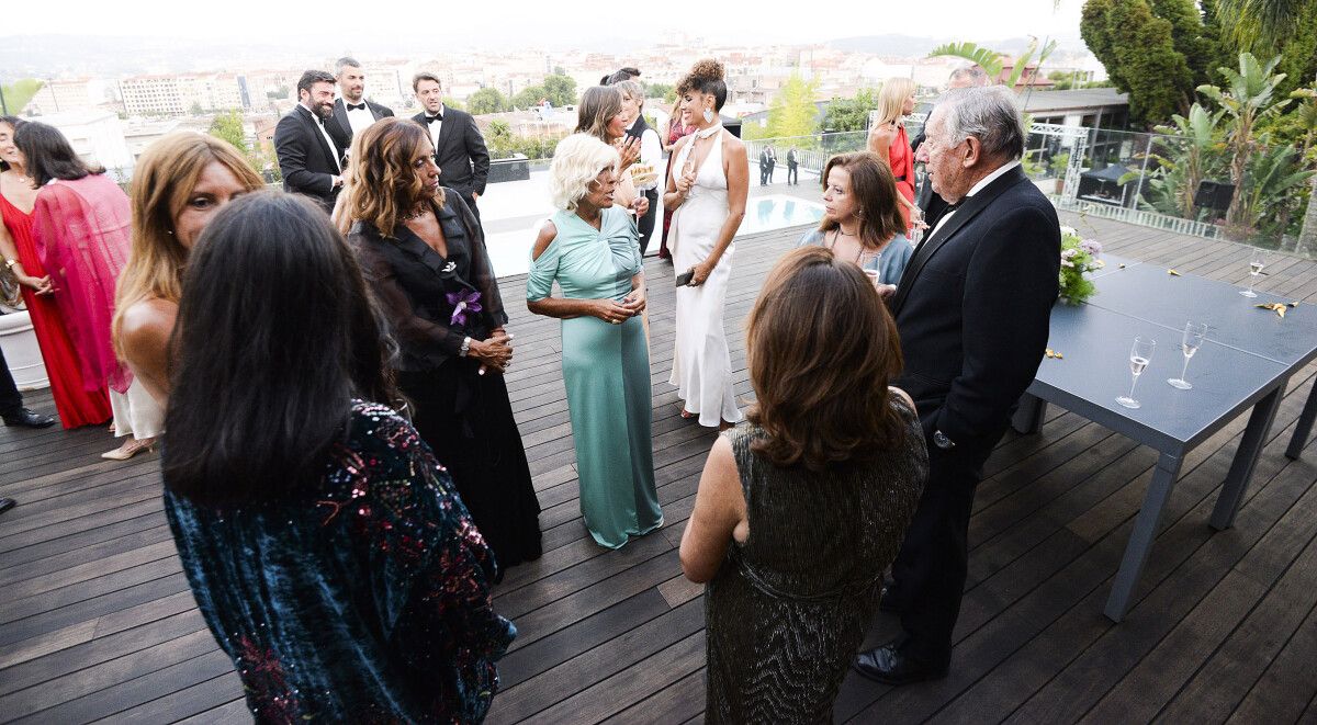 Cea Baile de Gala do Liceo Casino. Recepción de autoridades e personalidades. Chegada dos participantes na cea