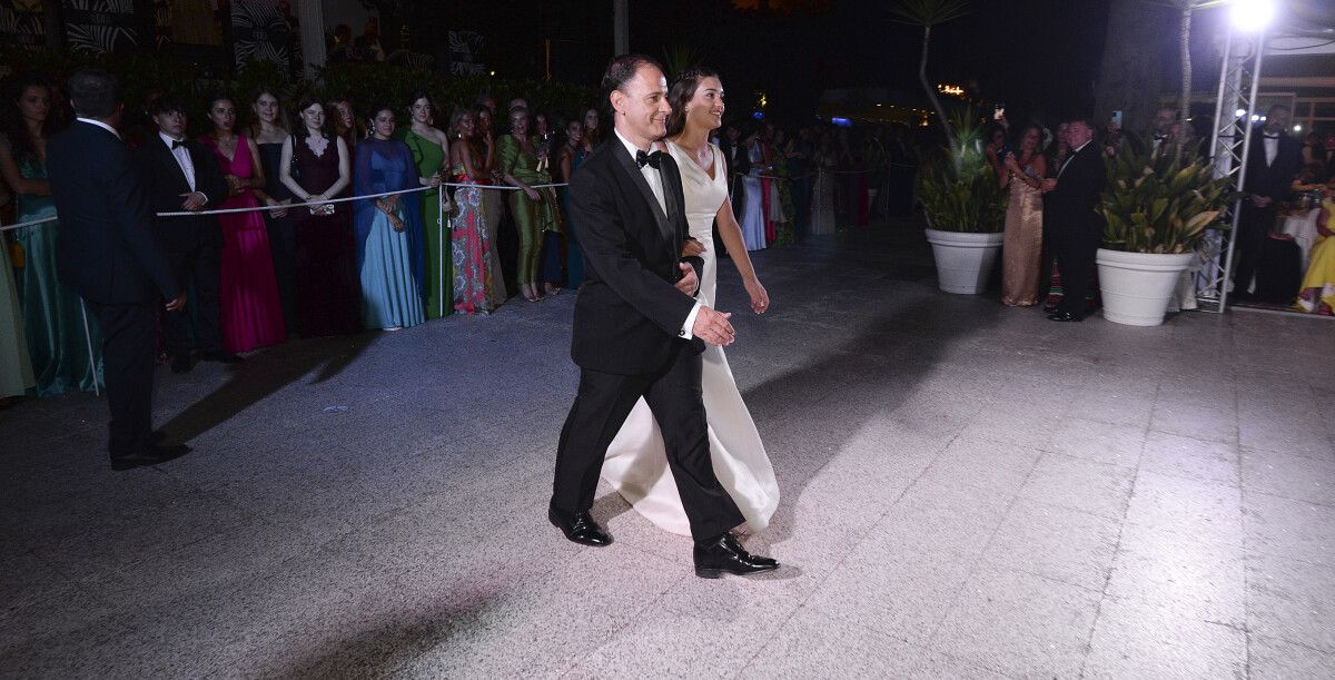 Cea Baile de Gala do Liceo Casino. Debutantes. Desfile e presentación