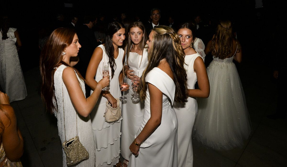 Cea Baile de Gala do Liceo Casino. Debutantes. Desfile e presentación