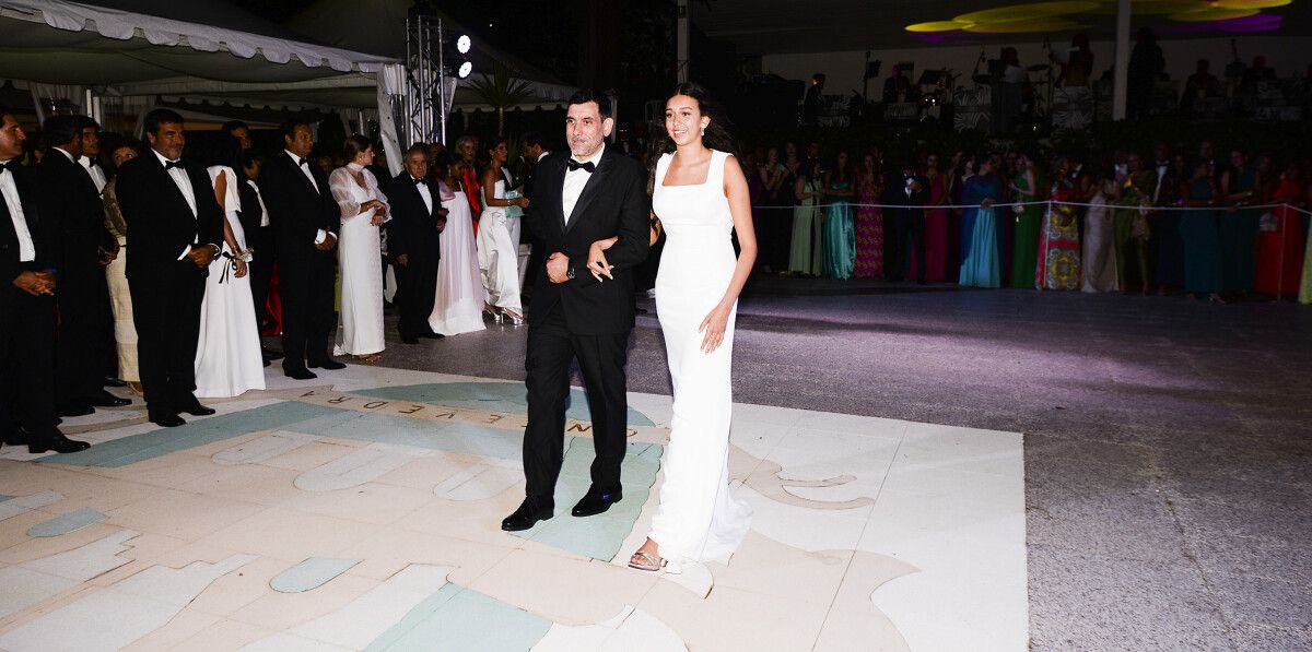 Cea Baile de Gala do Liceo Casino. Debutantes. Desfile e presentación