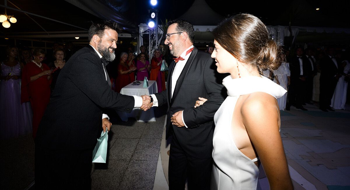 Cea Baile de Gala do Liceo Casino. Debutantes. Desfile e presentación
