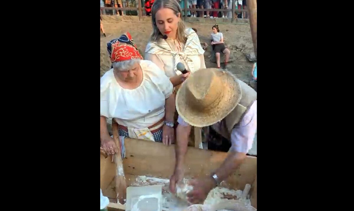 Mostra da elaboración de pan en Ribadumia