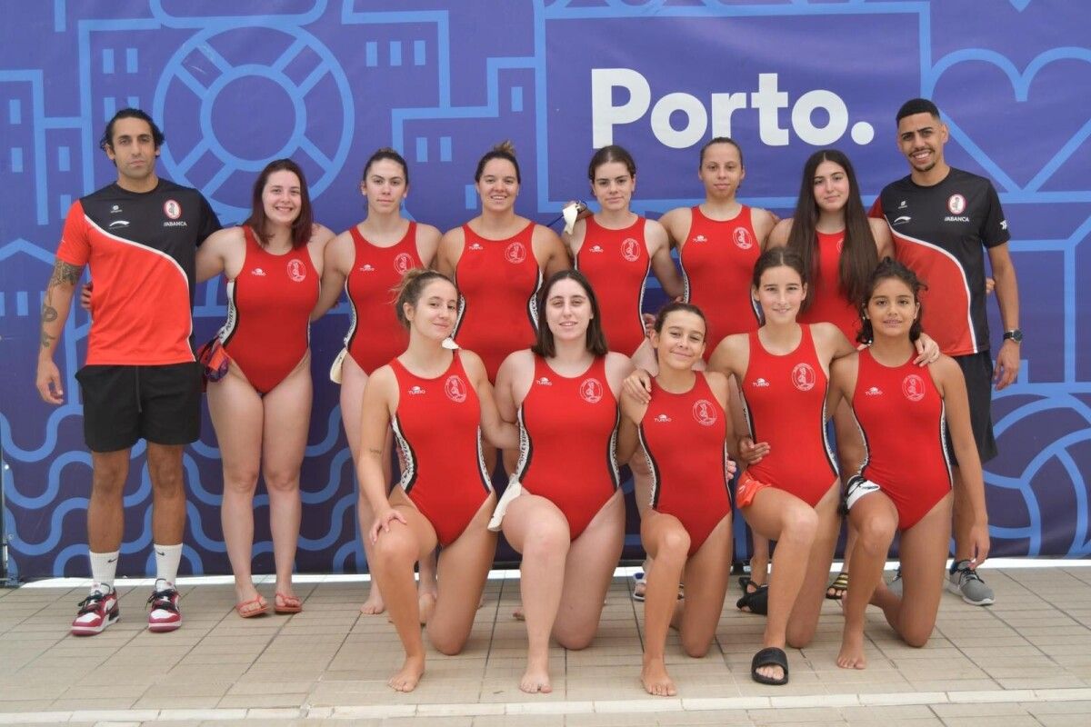 Equipo do CW Pontevedra no Meeting Internacional do Porto