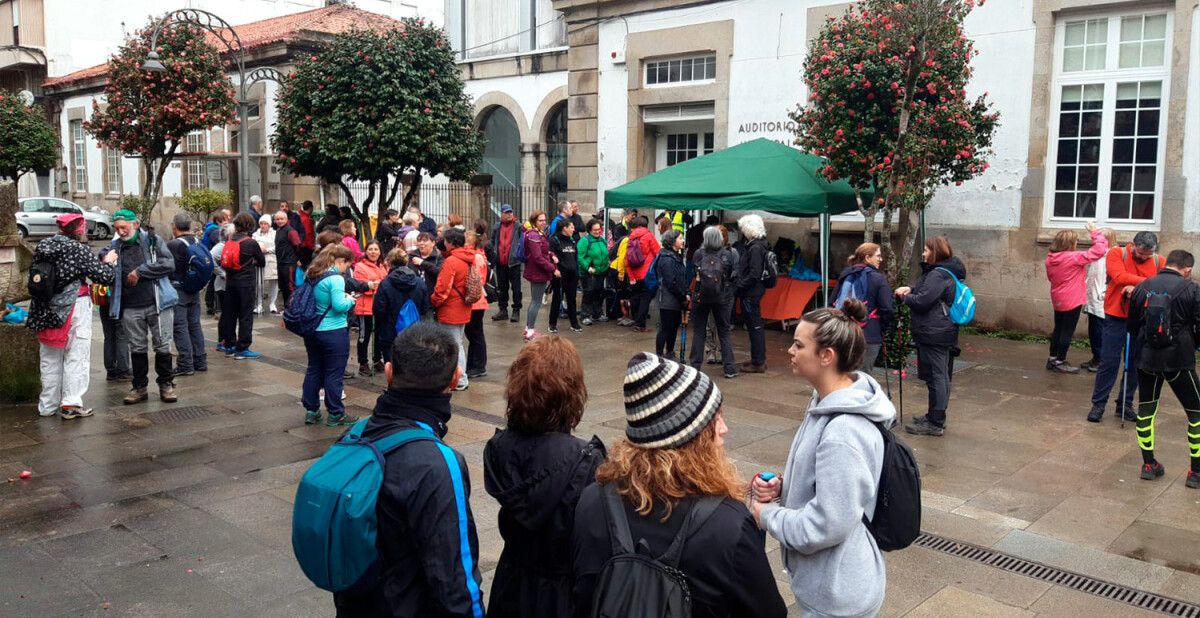 Preparativos para una caminata por Caldas