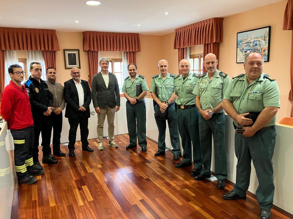 Participantes na Xunta Local de Seguridade no Concello do Grove