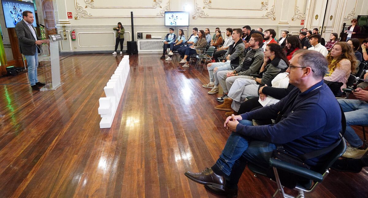 Encontro con beneficiarios do programa +Xuventude