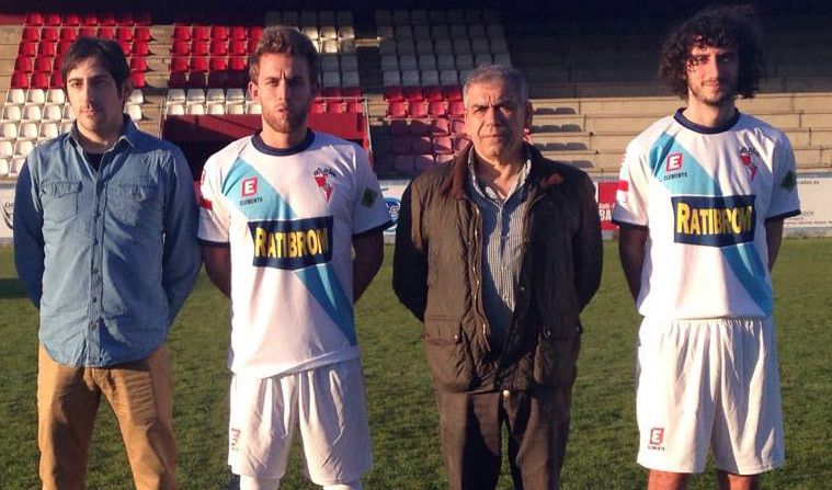 Manuel Abalo (segundo pola dereita) na presentación da segunda equipación do Arosa