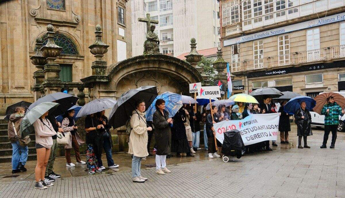Concentración na Praza da Peregrina pola folga estudiantil convocada por Erguer
