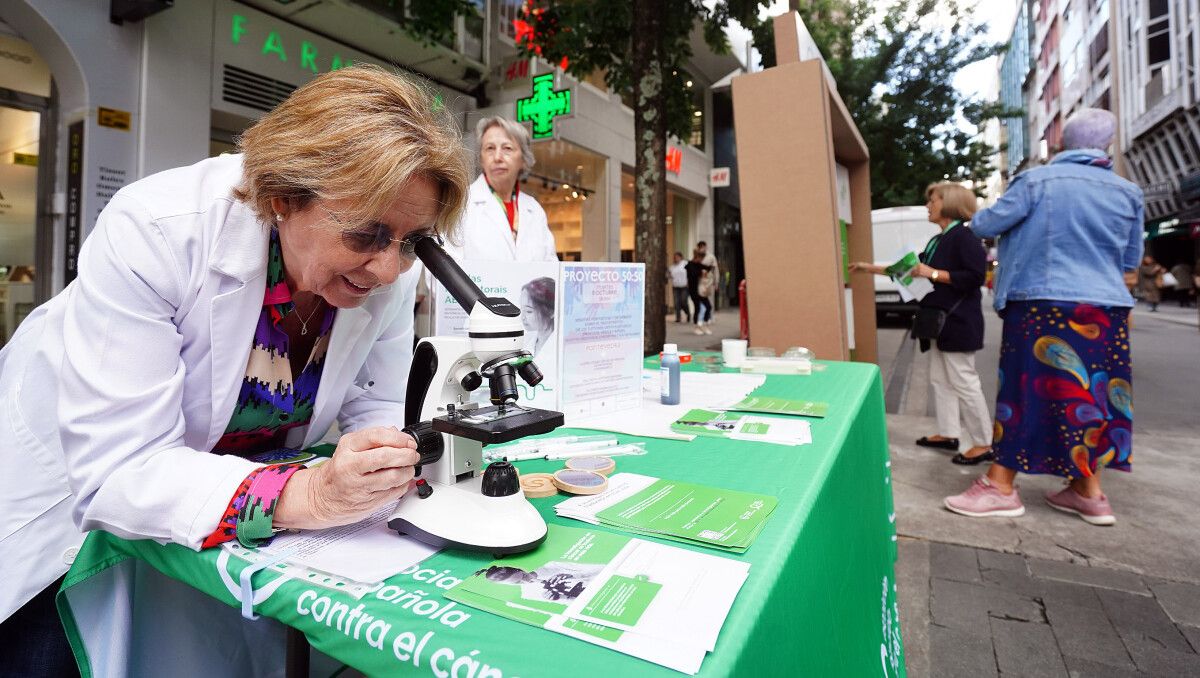 Campaña de la Asociación Española Contra el Cáncer en Pontevedra
