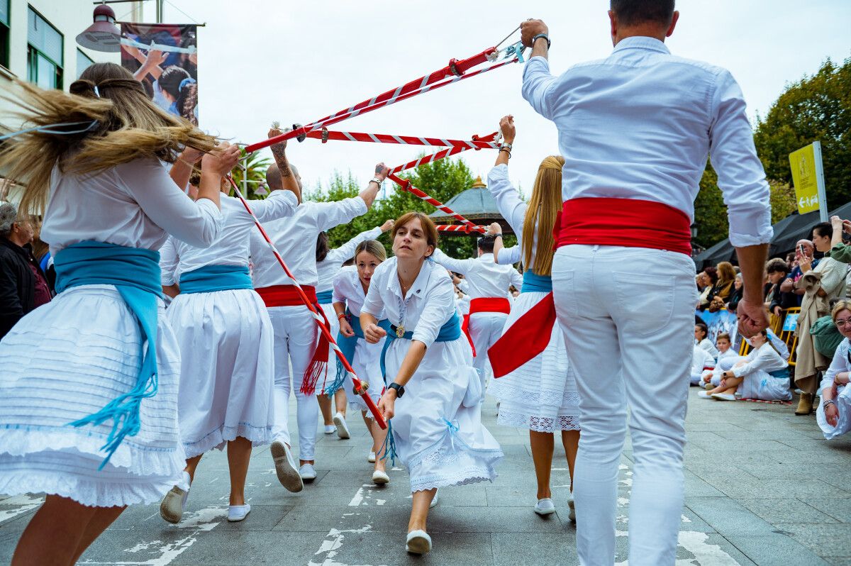 Día de San Miguel con la Danza de espadas