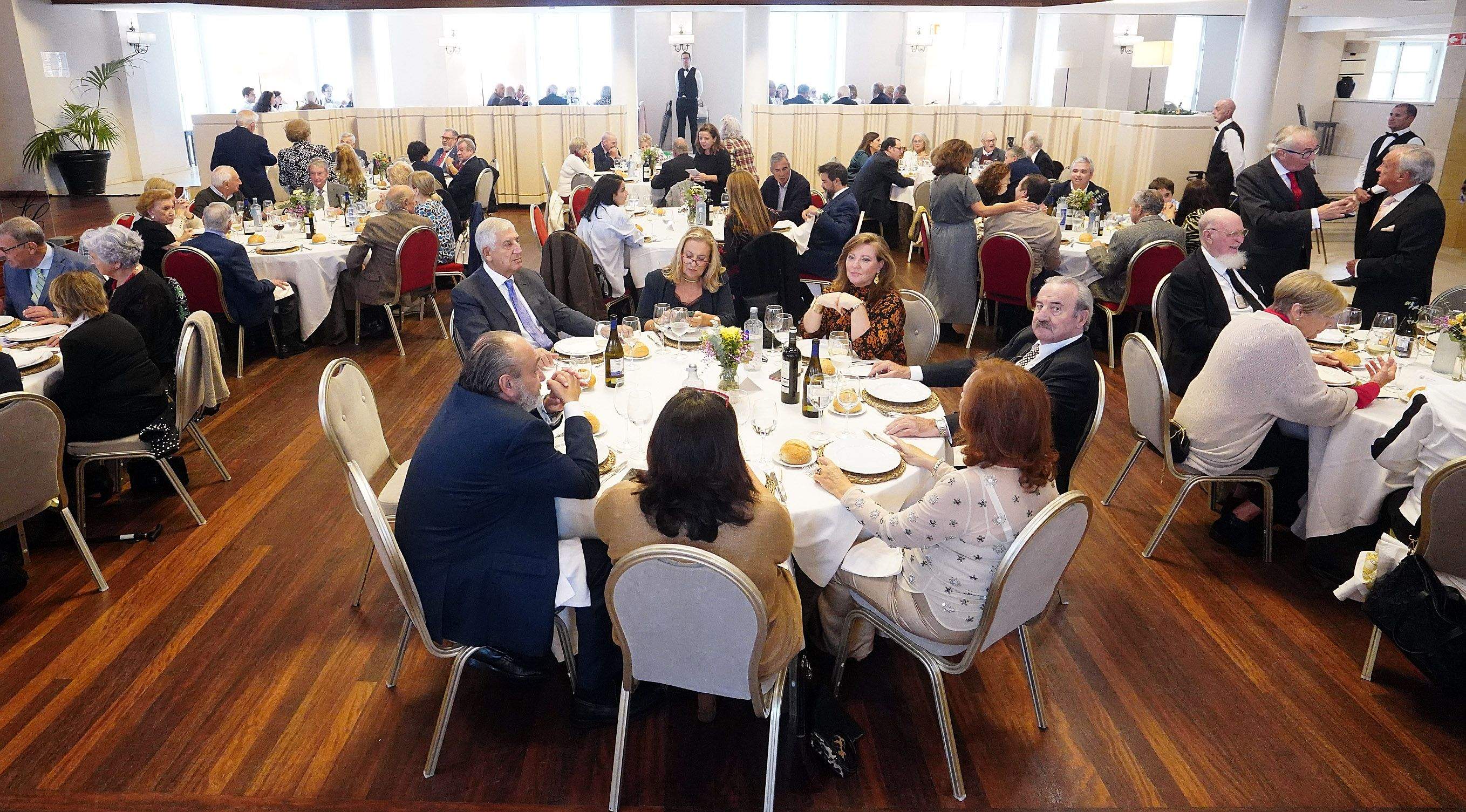 Homenaje a los nuevos socios de honor del Liceo Casino de Pontevedra Homenaje a los nuevos socios de honor del Liceo Casino de Pontevedra