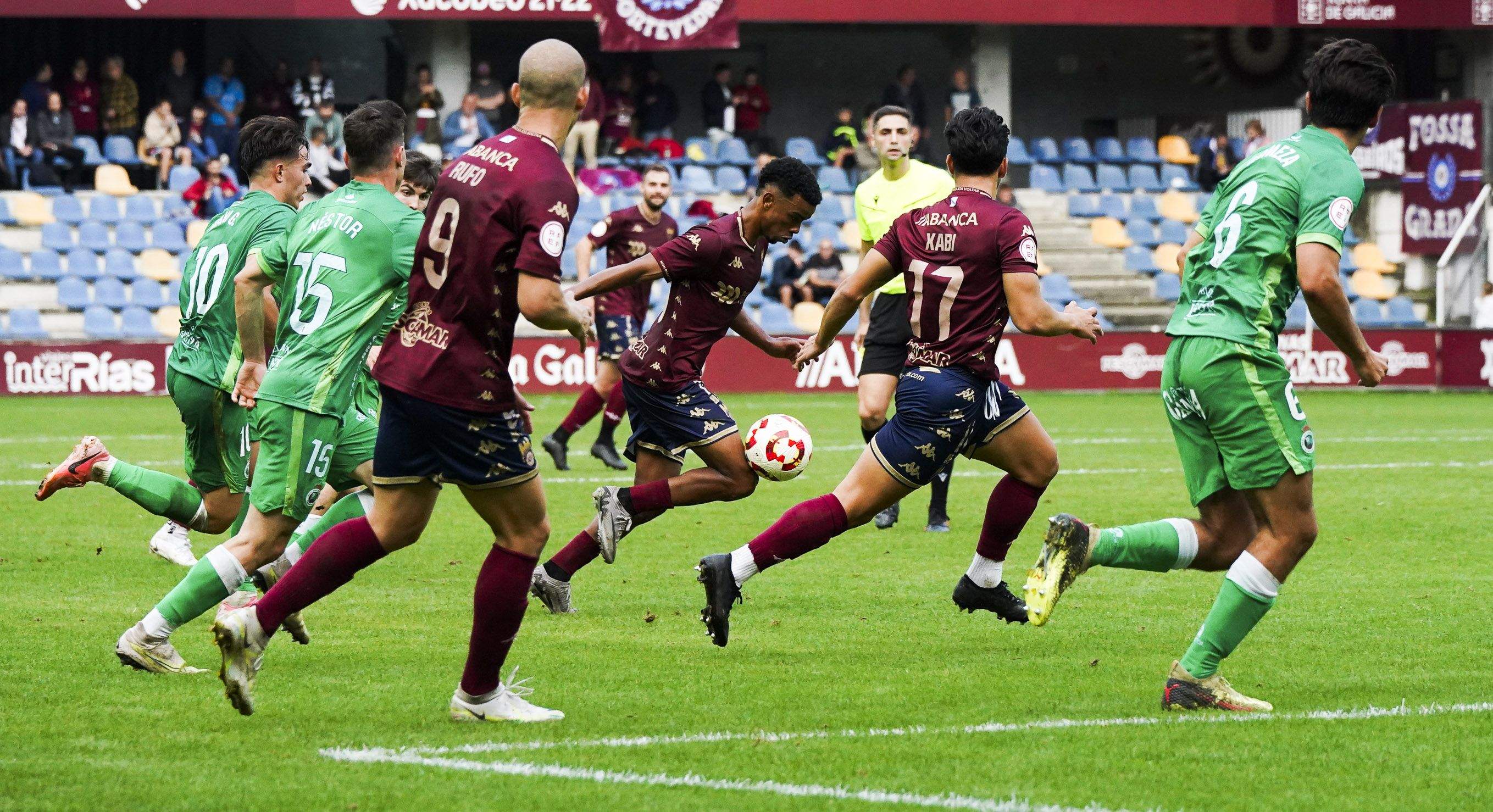 Partido entre Pontevedra CF y Rayo Cantabria en Pasarón