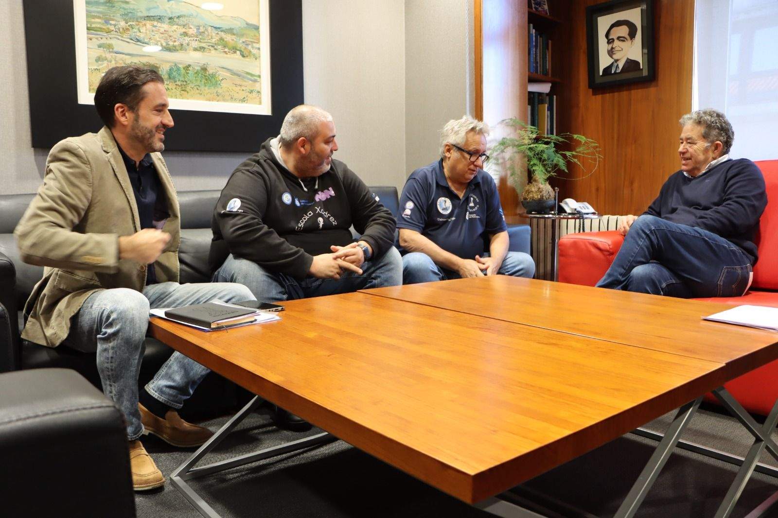 Recepción municipal a la Escola Xadrez Pontevedra