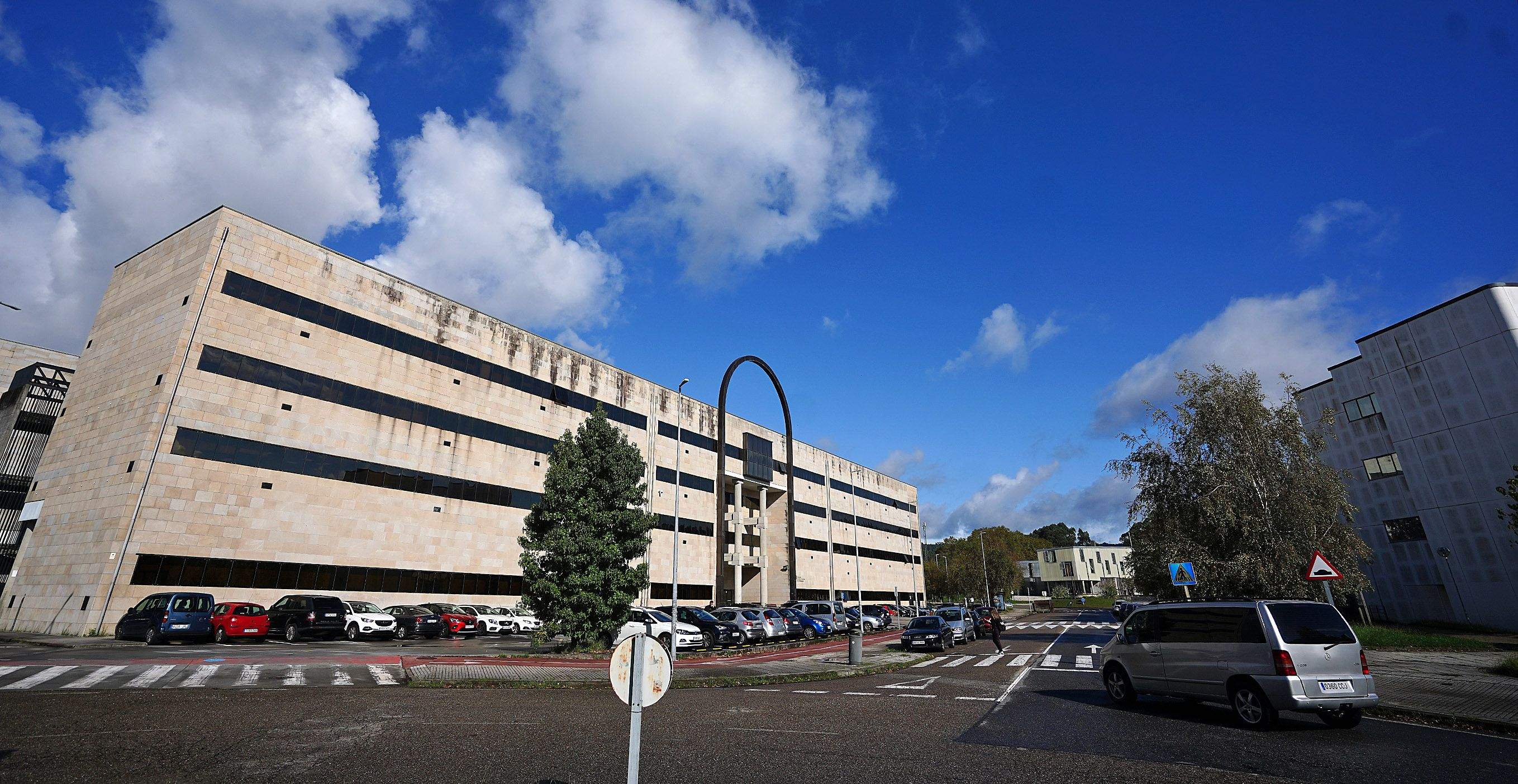 Facultade de Comunicación, en el campus de A Xunqueira