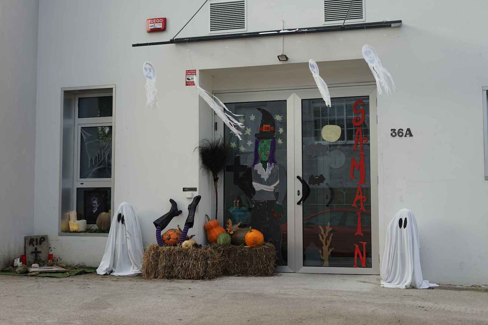 Decoración polo Samaín nos comercios de Soutomaior Decoración polo Samaín nos comercios de Soutomaior