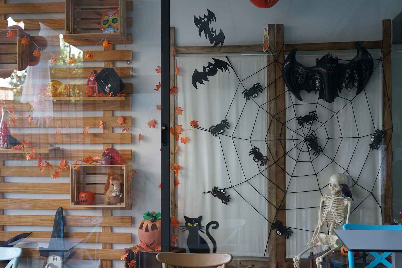 Decoración polo Samaín nos comercios de Soutomaior Decoración polo Samaín nos comercios de Soutomaior