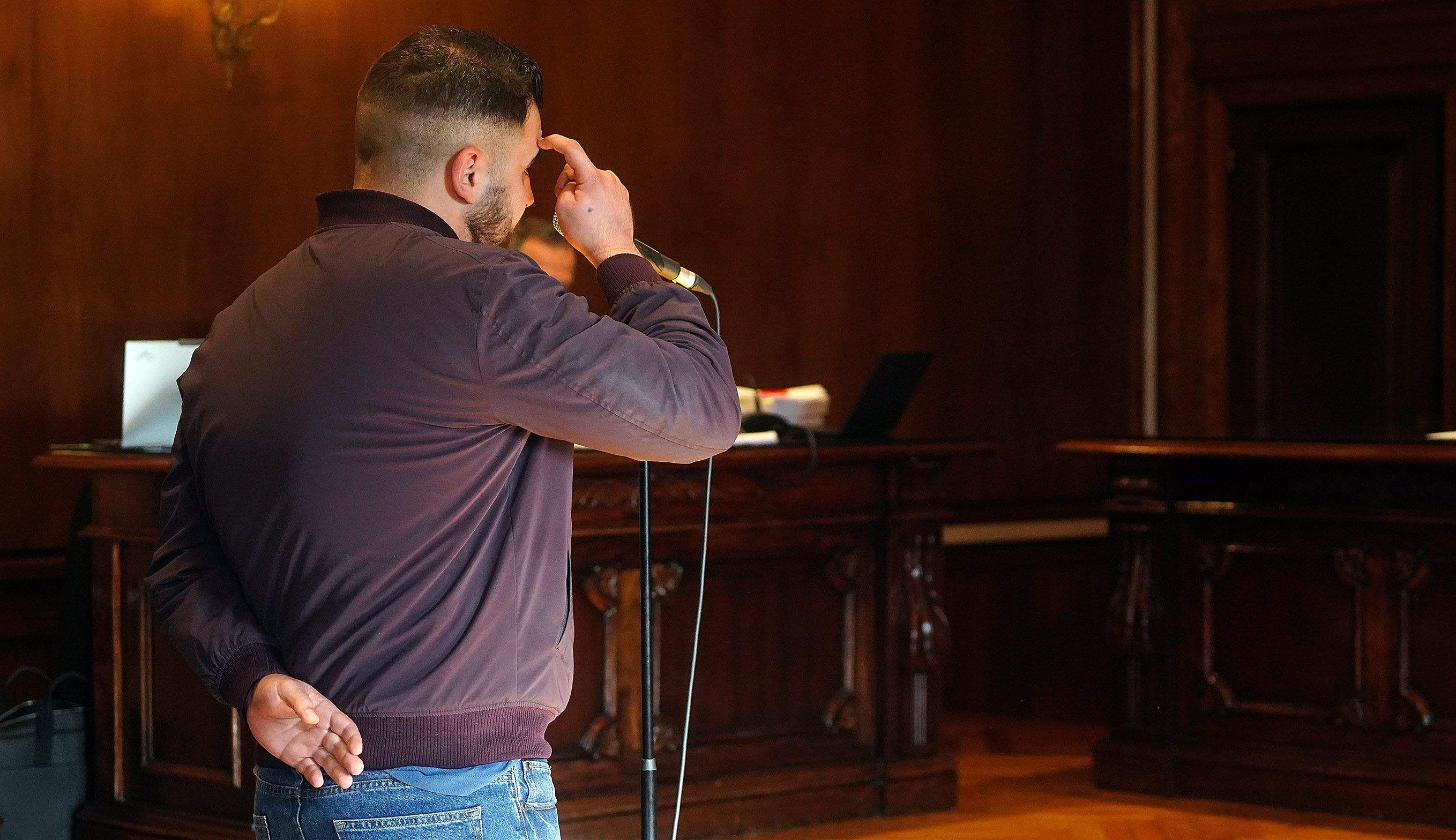 Juicio contra 'Capi', el agresor de Rajoy, por intentar matar a un periodista Juicio contra 'Capi', el agresor de Rajoy, por intentar matar a un periodista