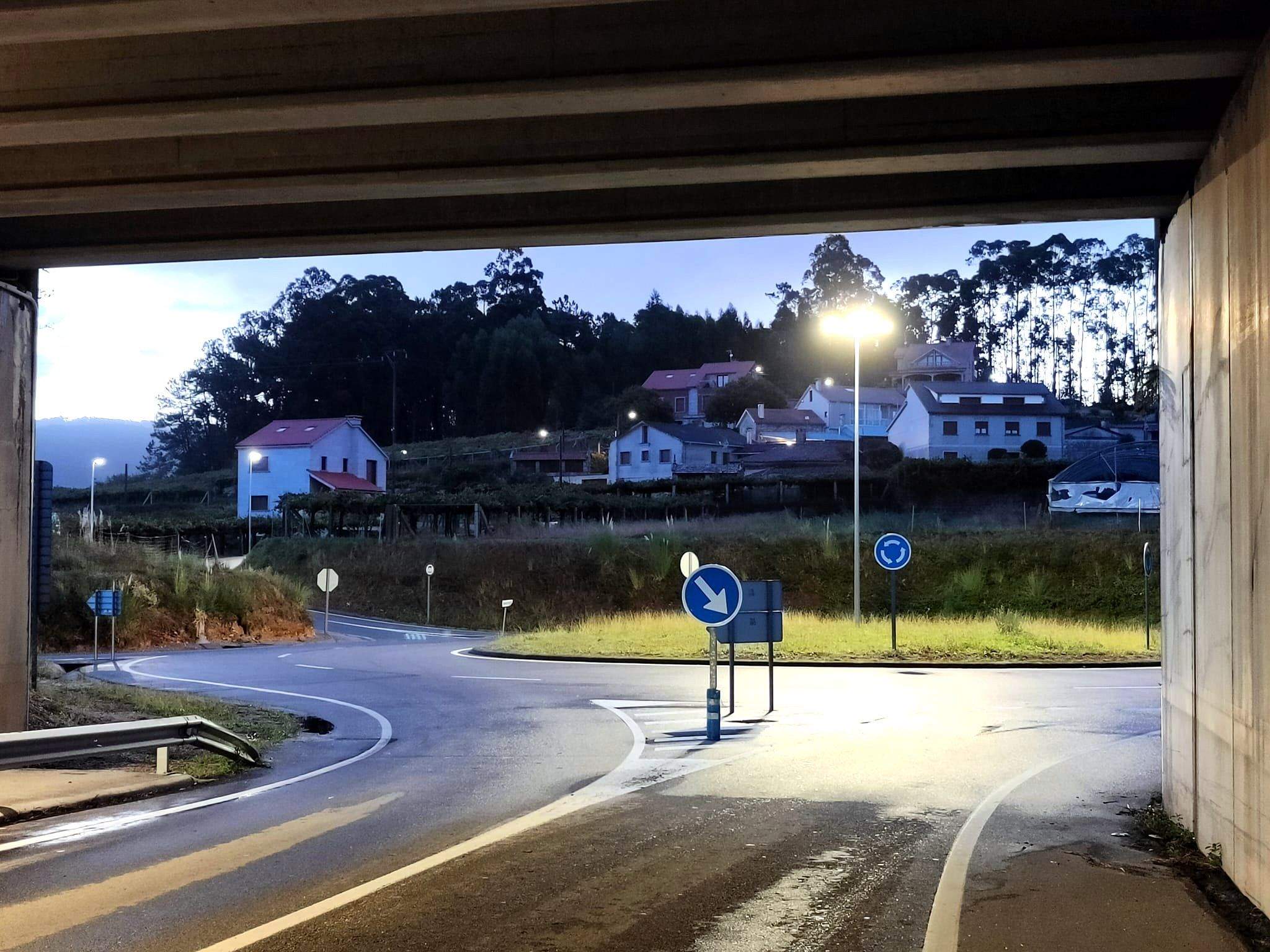 Iluminación no acceso ao polígono empresarial de Nantes