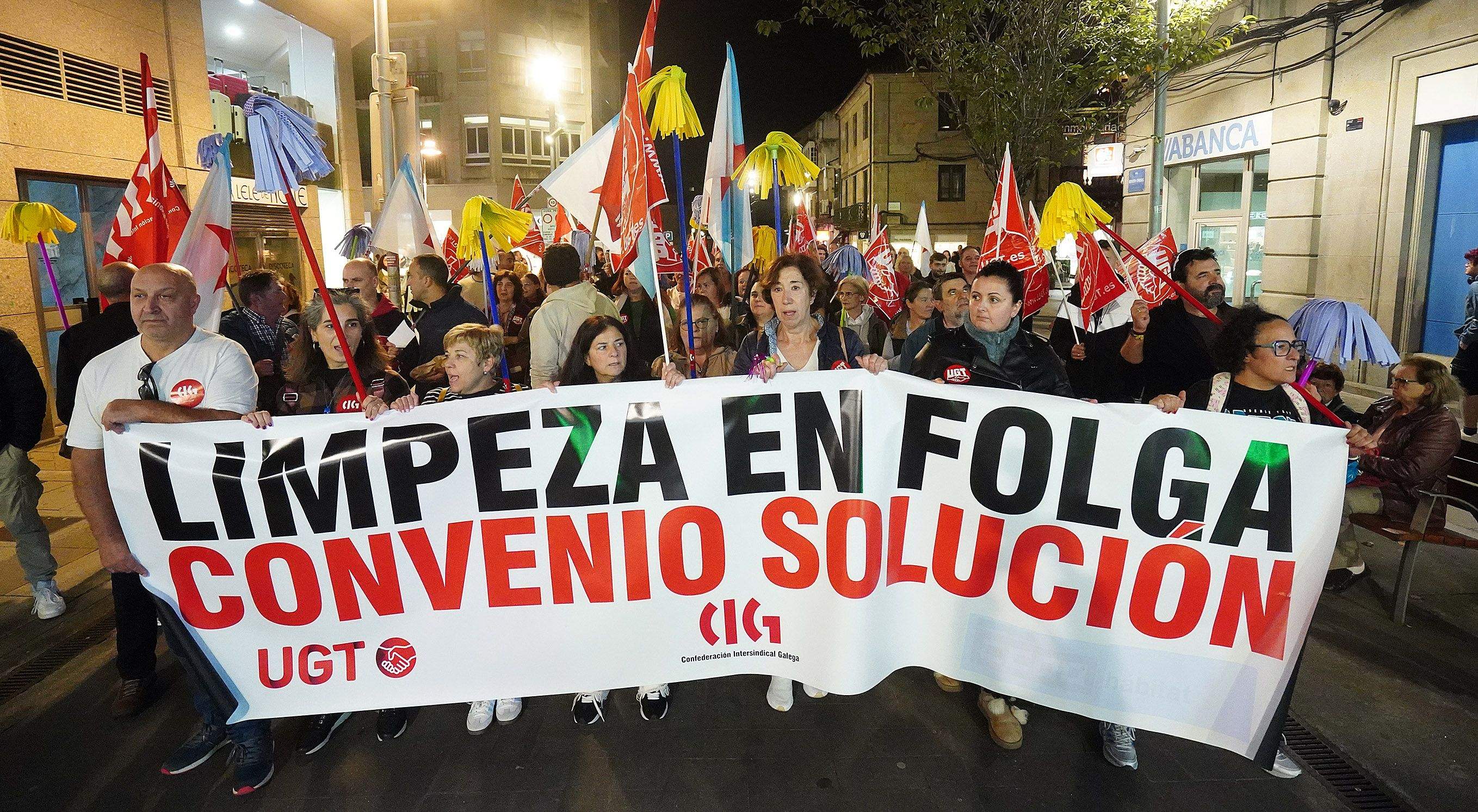 Manifestación del sector de limpieza de edificios en Pontevedra