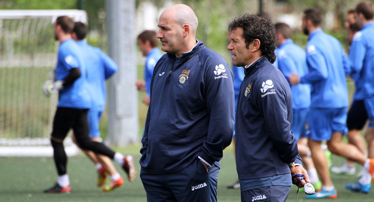 Pepe Rico y Luisito durante un entrenamiento del Pontevedra en A Xunqueira Pepe Rico y Luisito durante un entrenamiento del Pontevedra en A Xunqueira
