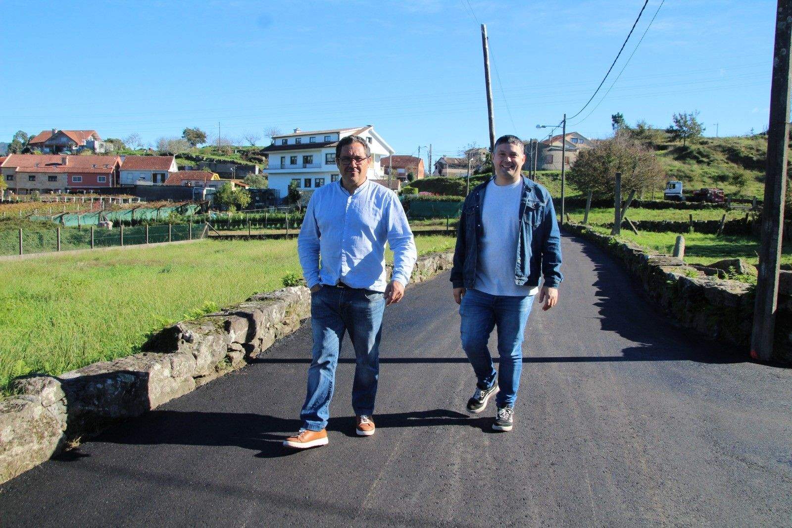 Manu Lourenzo e Pablo Garrido visitan o barrio da Feira