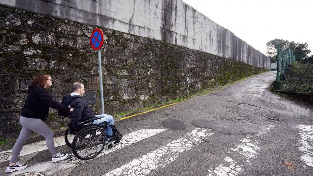 Paulo Fontán no acceso ao cemiterio de San Amaro pola Rúa Campo Santo Paulo Fontán no acceso ao cemiterio de San Amaro pola Rúa Campo Santo