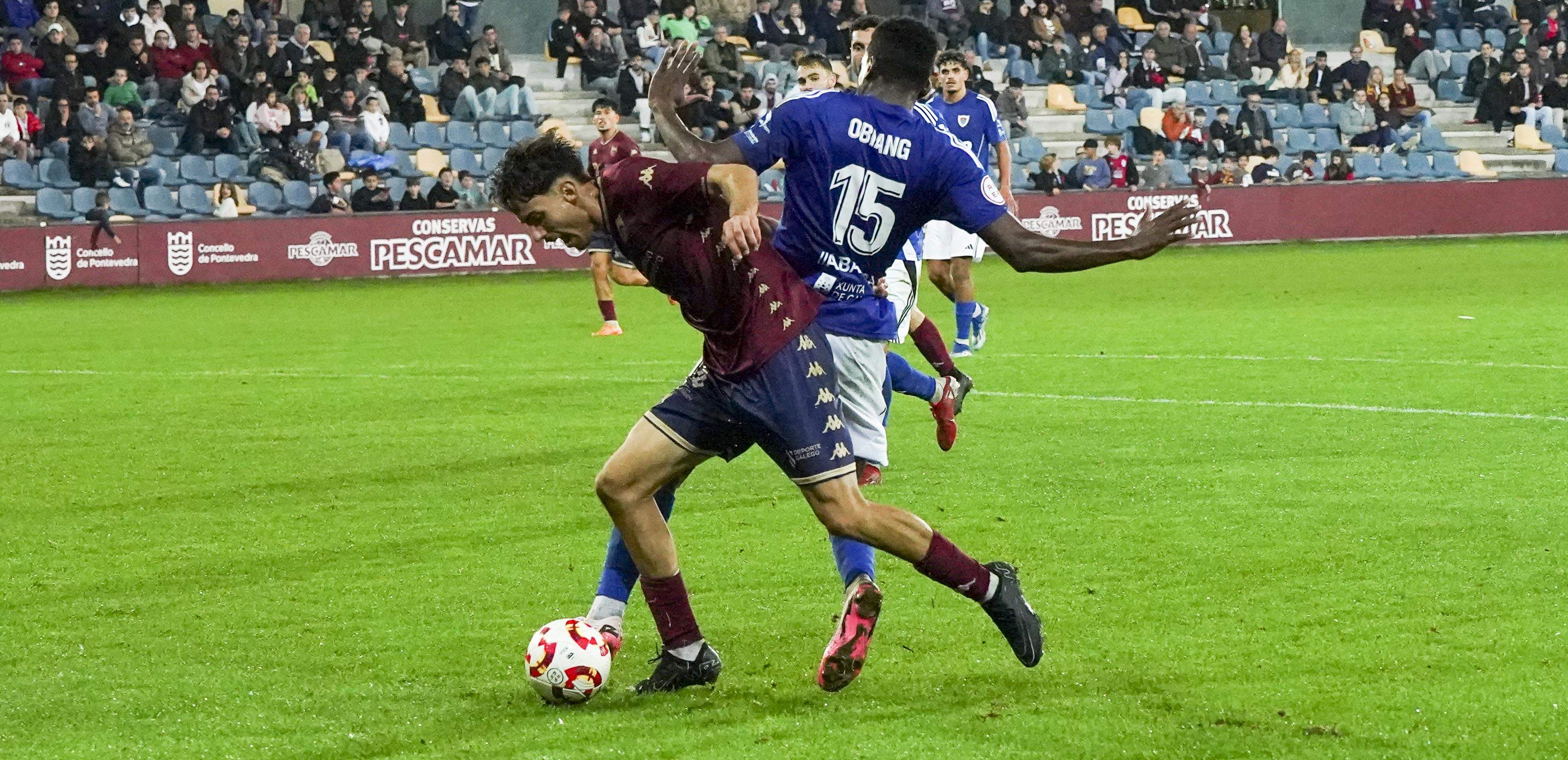 Jornada de liga entre Pontevedra y Bergantiños en Pasarón Jornada de liga entre Pontevedra y Bergantiños en Pasarón