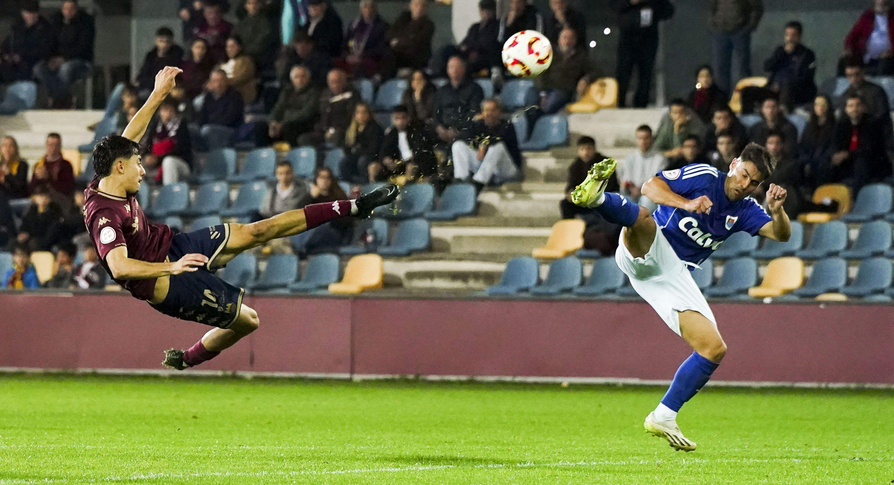 Jornada de liga entre Pontevedra y Bergantiños en Pasarón Jornada de liga entre Pontevedra y Bergantiños en Pasarón