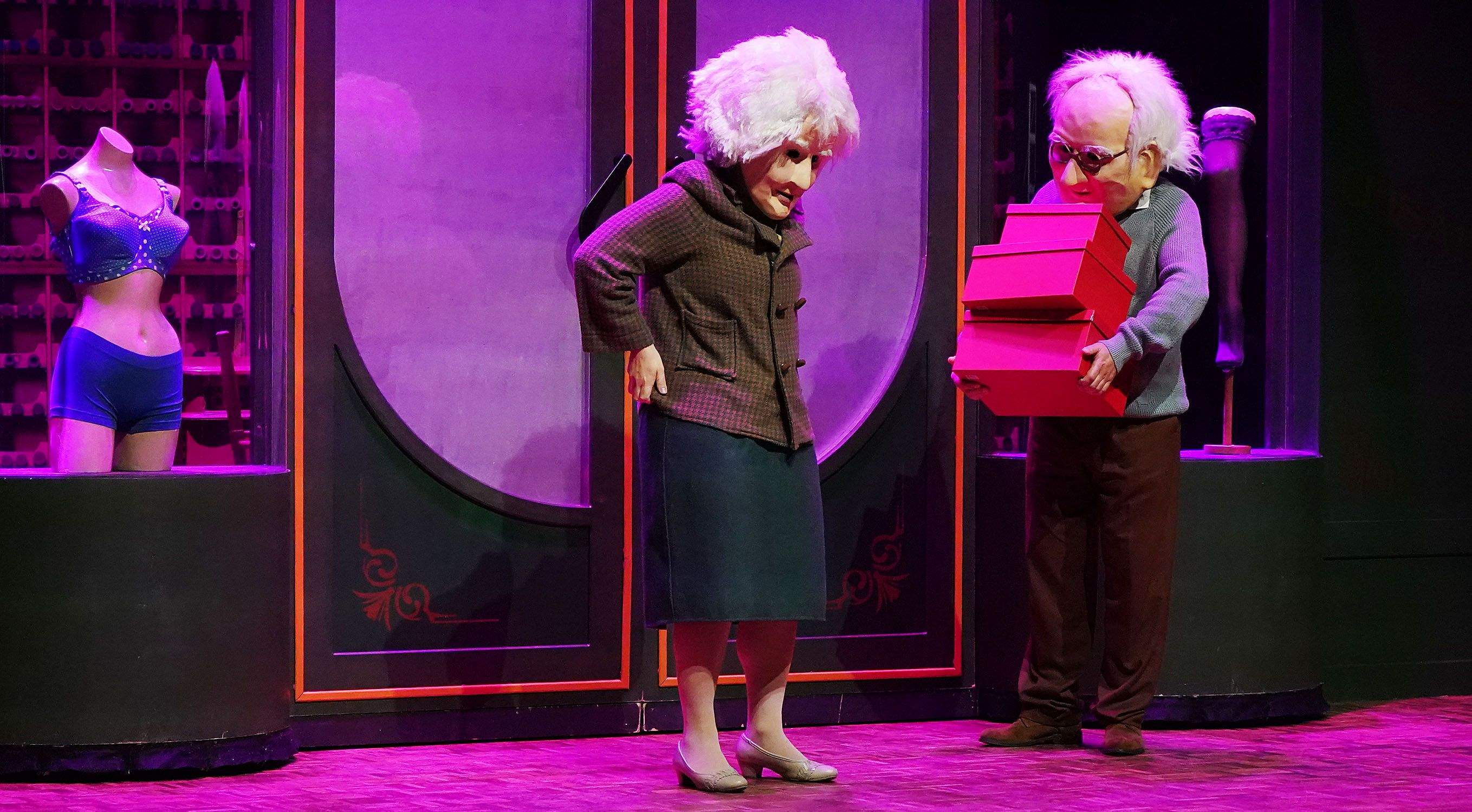 'Crisálida' de Caramuxo Teatro en Domingos do Principal 'Crisálida' de Caramuxo Teatro en Domingos do Principal