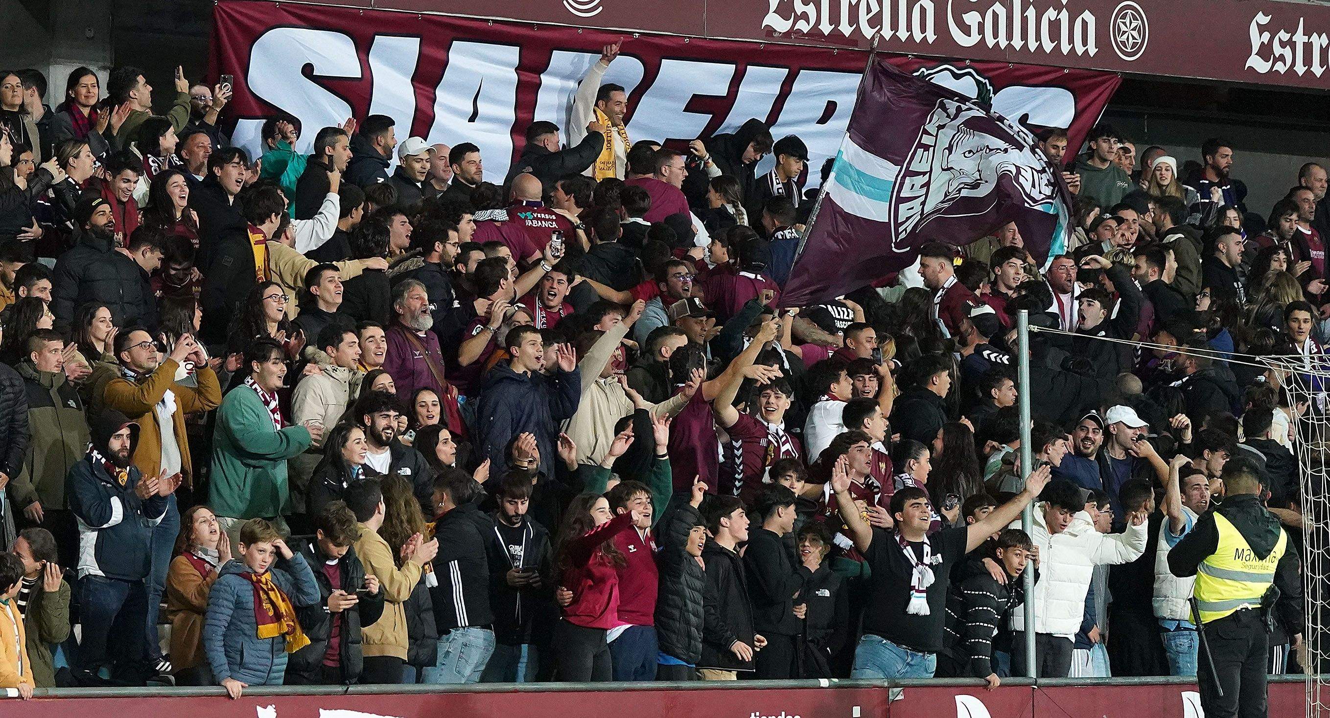 Fondo Norte de Pasarón no partido de Copa do Rei entre Pontevedra e Levante 