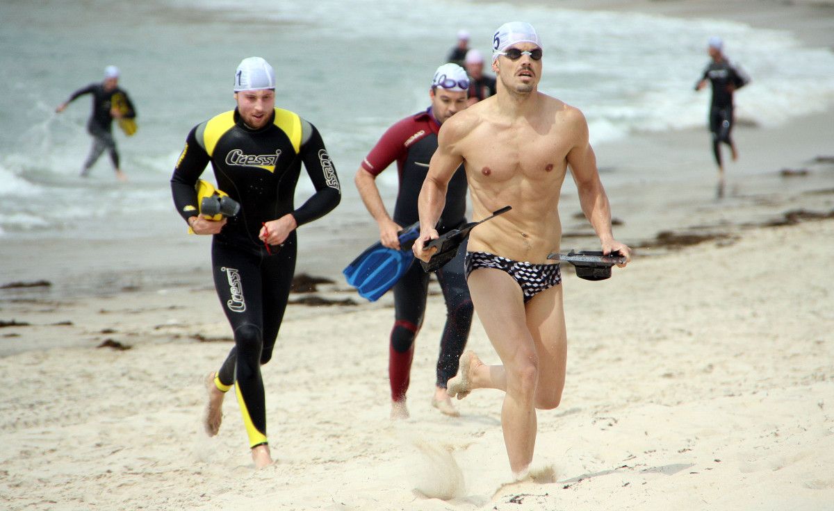 Selección de socorristas na praia de Silgar