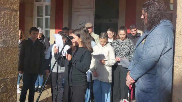 Concentración en Bueu por el 25N Concentración en Bueu por el 25N
