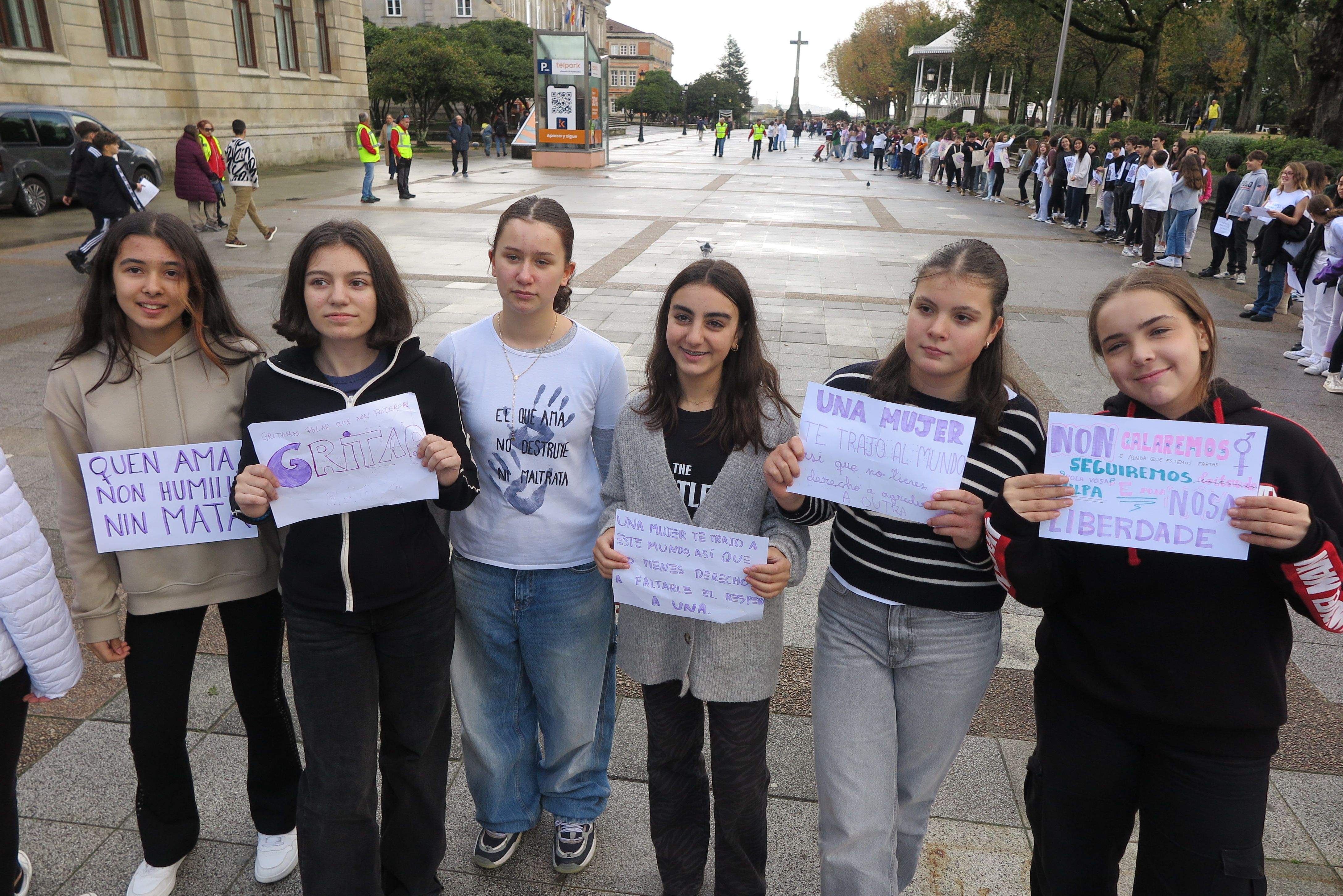 Acto por el 25N del alumnado del Valle Inclán y del Sánchez Cantón