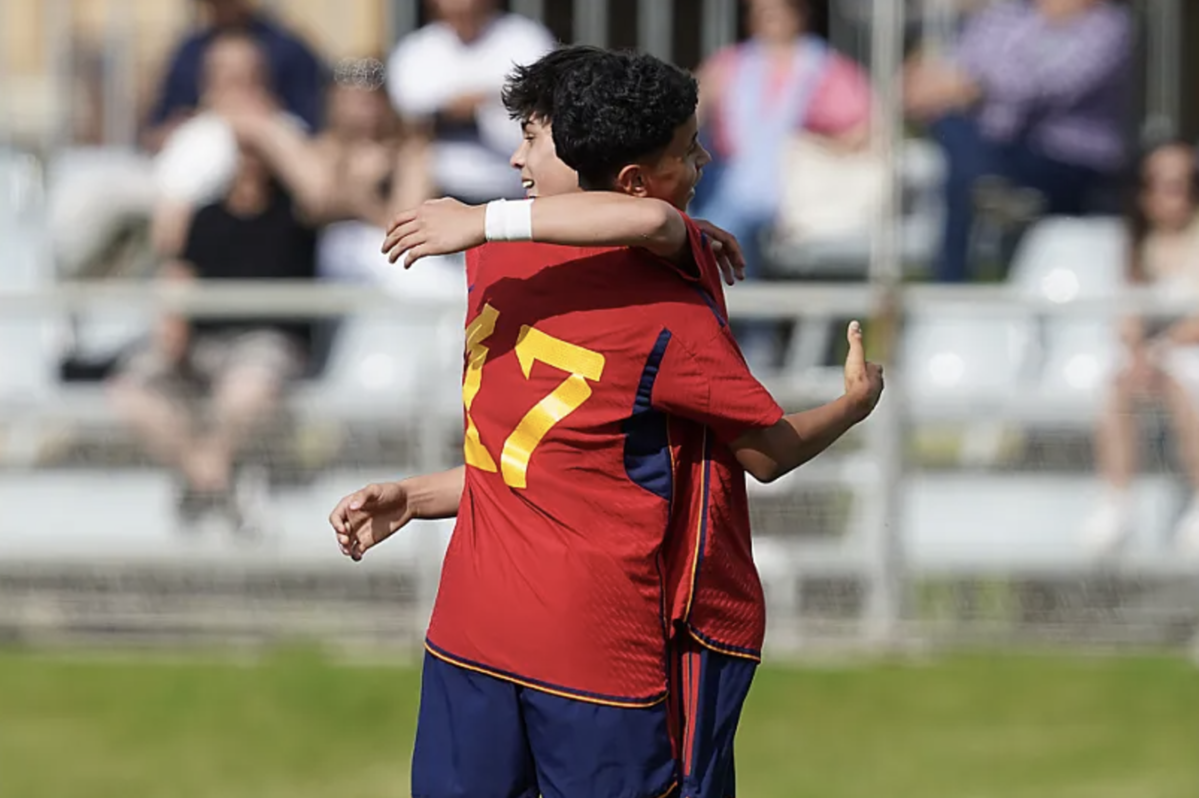 Hugo Chamadoira celebra un gol con la Selección Española Sub 14