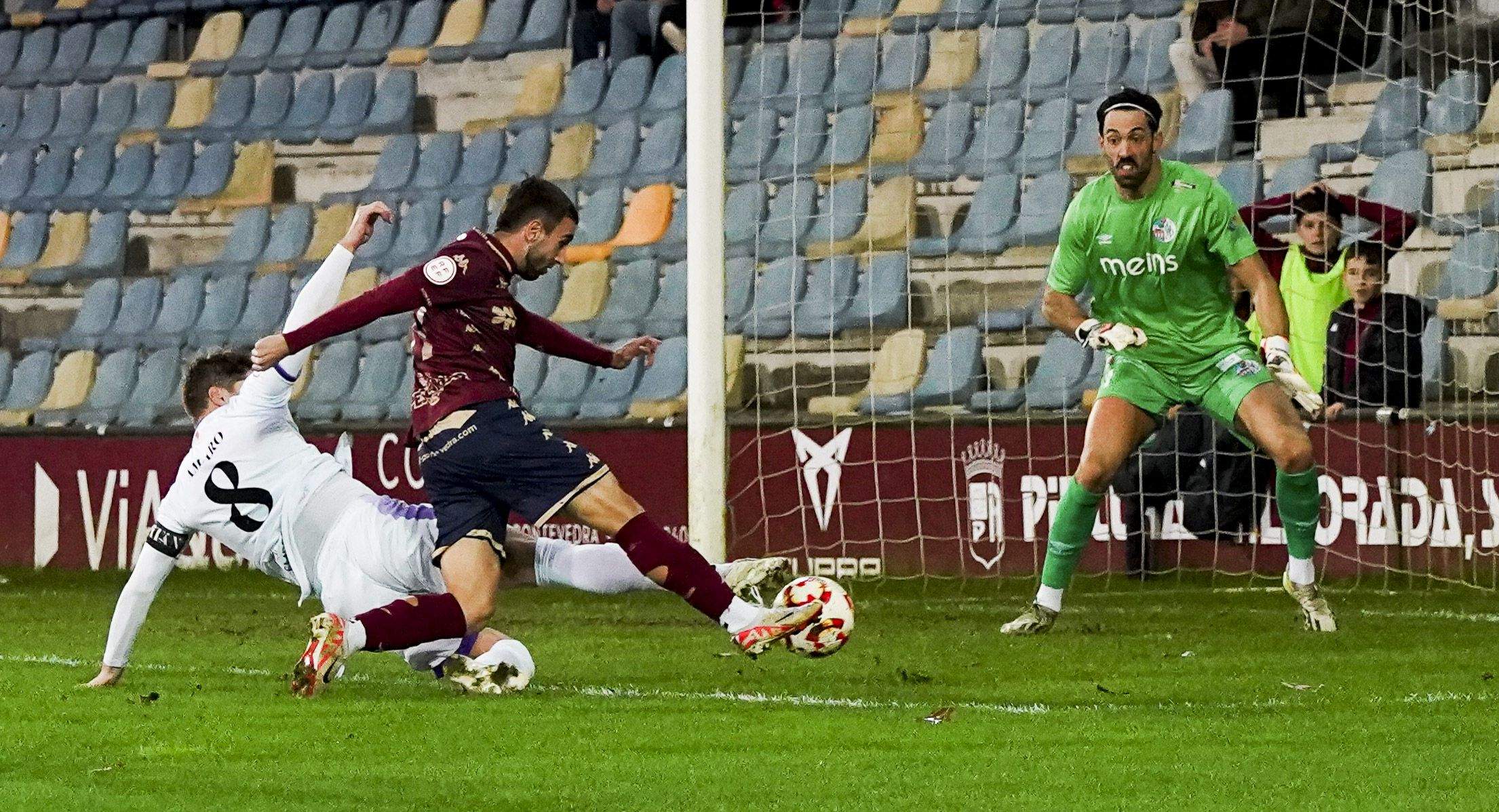 Partido entre Pontevedra CF e Salamanca CF UDS en Pasarón Partido entre Pontevedra CF e Salamanca CF UDS en Pasarón